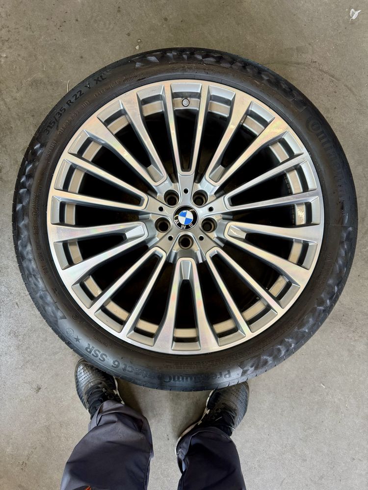 Оригинальные разноширокие диски X7 r22 5x112 с колесами Continental