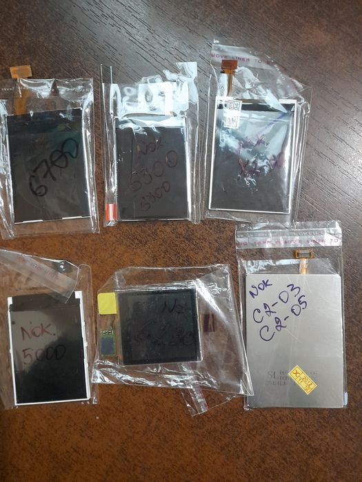 Дисплеї (LCD) для мобільних телефонів