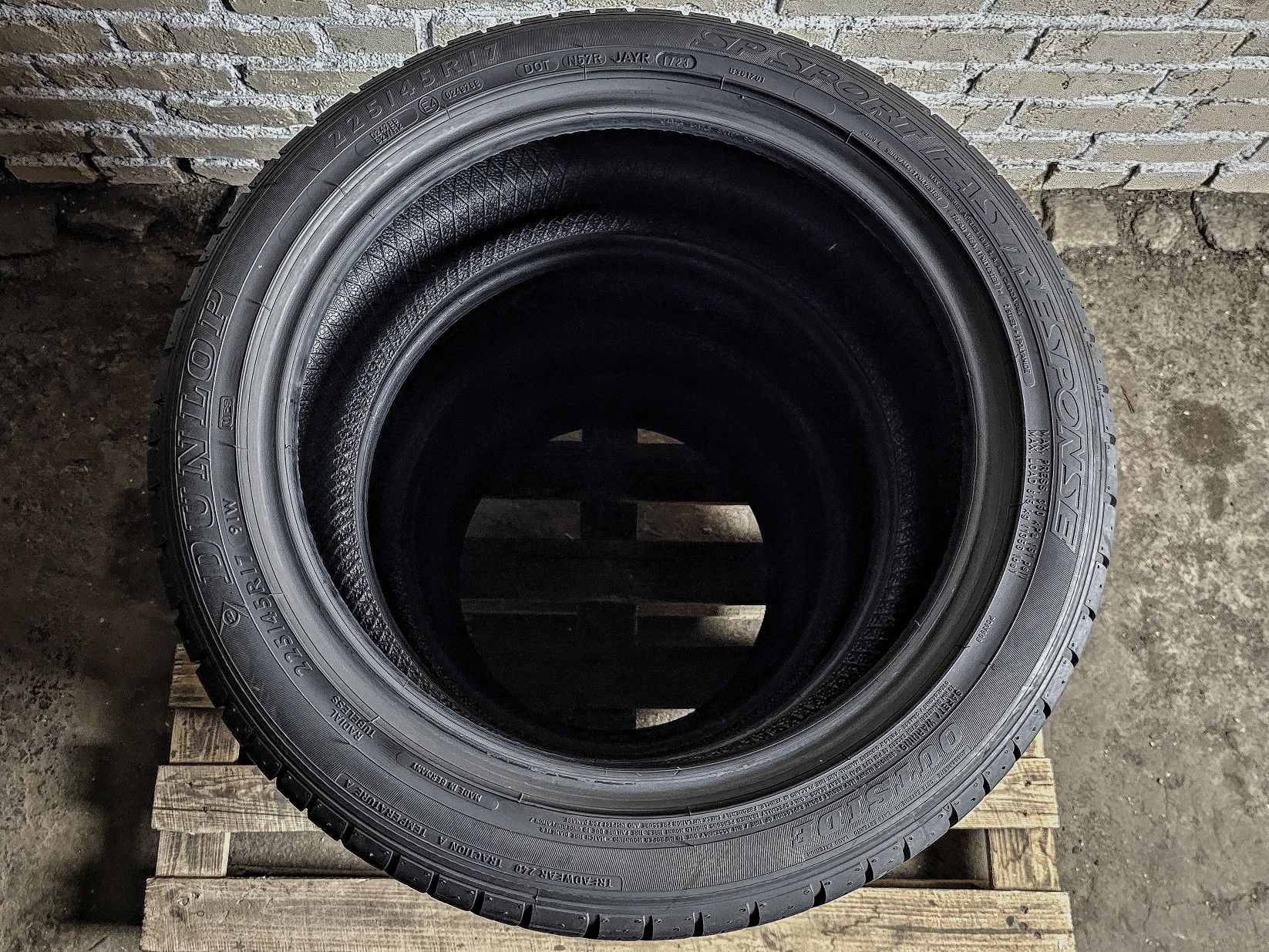 Шини 225/45r17 Dunlop | 8mm | 2023 | Germany | Преміум | Стан нових