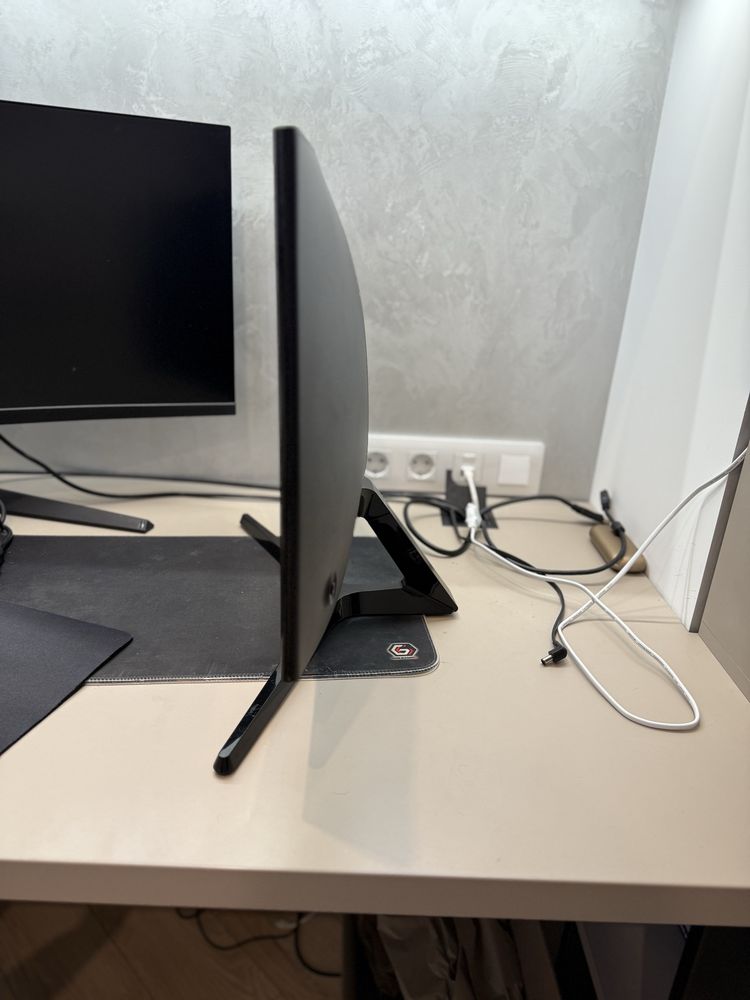 Монитор samsung c24rg50fzi