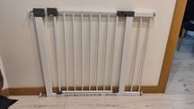 Lionelo barierka ochronna Truus Slim 75-105 cm+  Rozszerzenie 14 cm