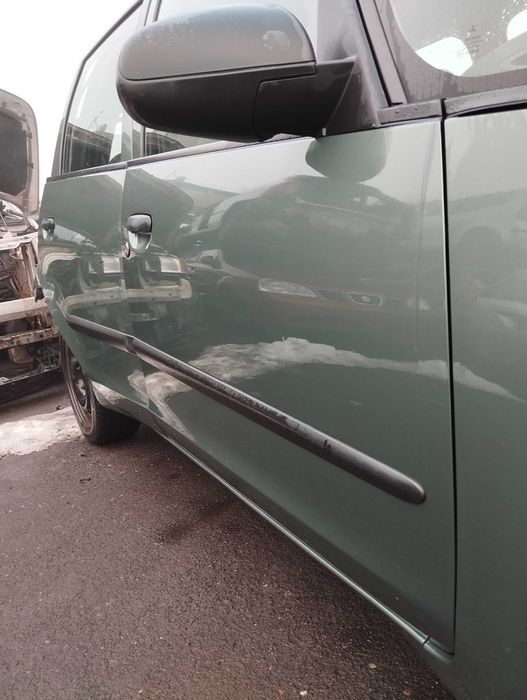 Mitsubishi Colt VI Z30 5D 1.1i 2005r.Drzwi przednie prawe.