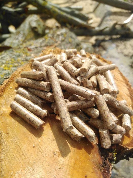 Pelet drewny (sosnowy pellet) 100% czysty najlepsza jakość dostawa EN+