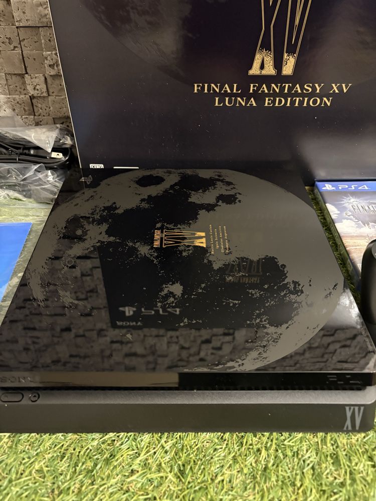 Нова SONY PS4 limited Final Fantasy 15 NTSC J 100v