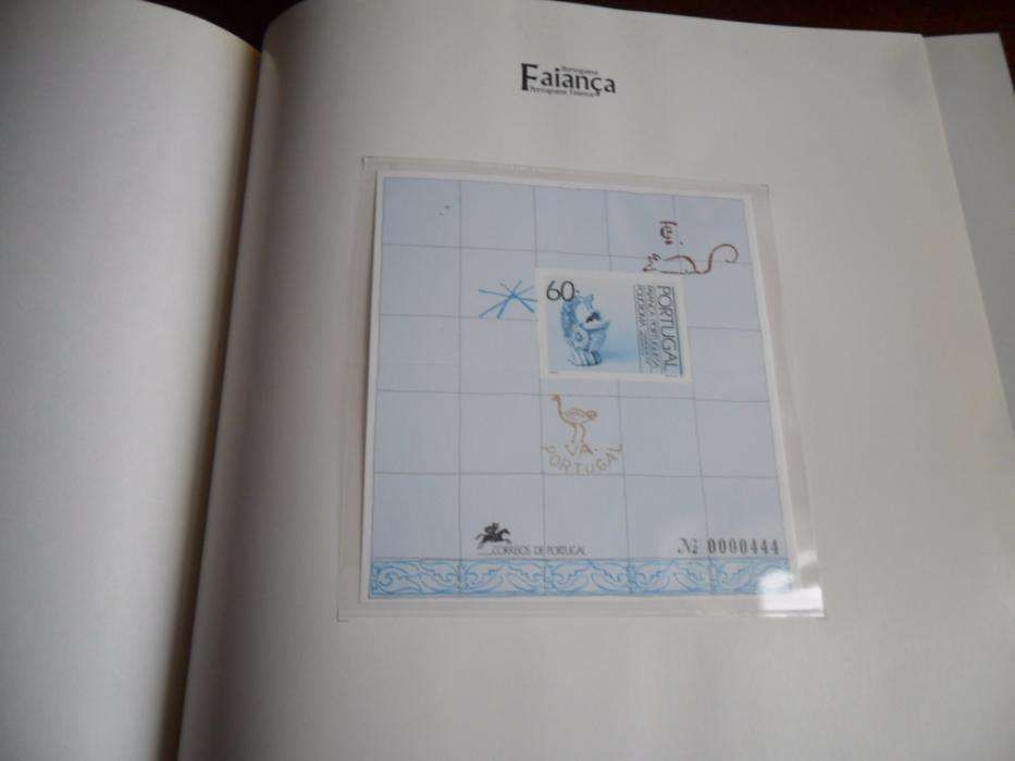 "Faiança Portuguesa" de Rafael Salinas Calado - 1ª Edição de 1992 CTT