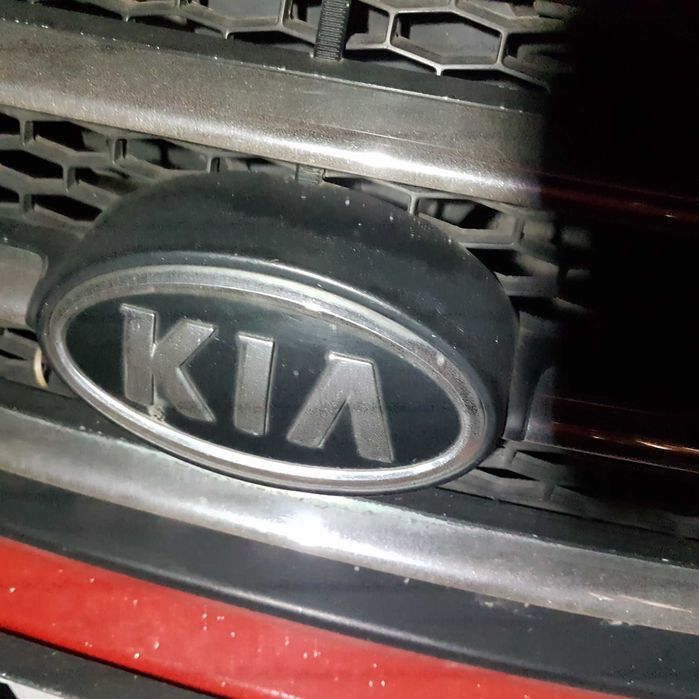 logo emblemat napis kia picato I z grila klapa oryginal