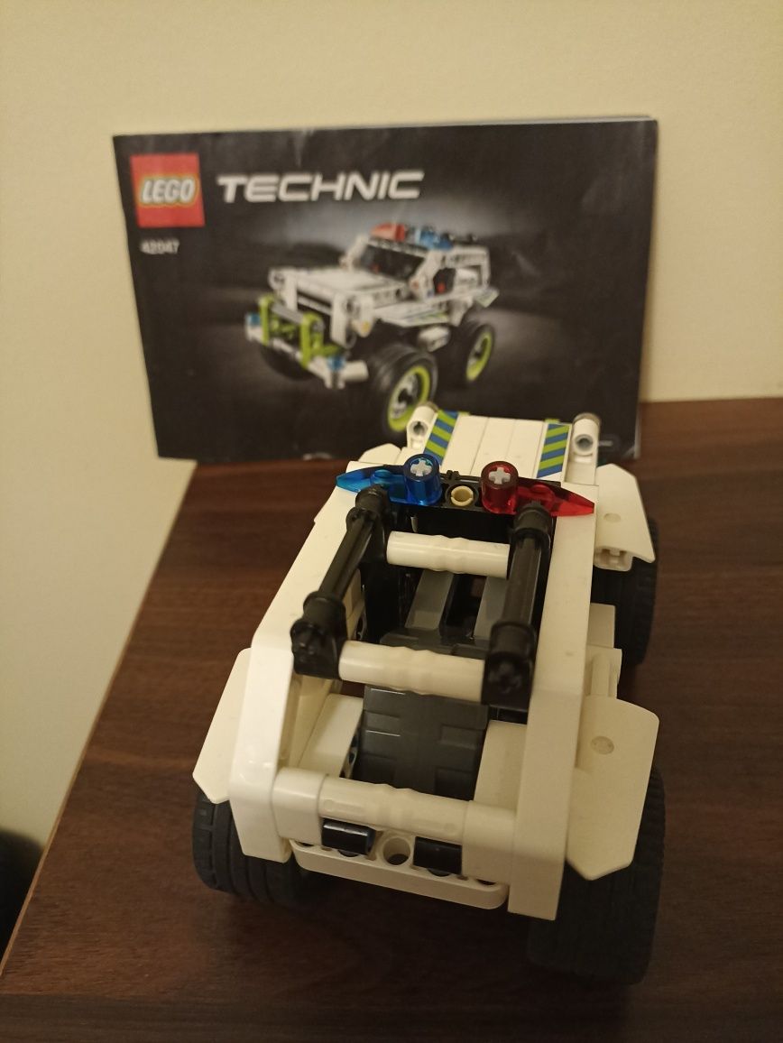 Lego technic 42047 samochód z napędem