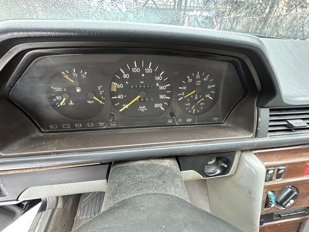 Sprzedam Mercedes-Benz 124 / 1989r / 217216km