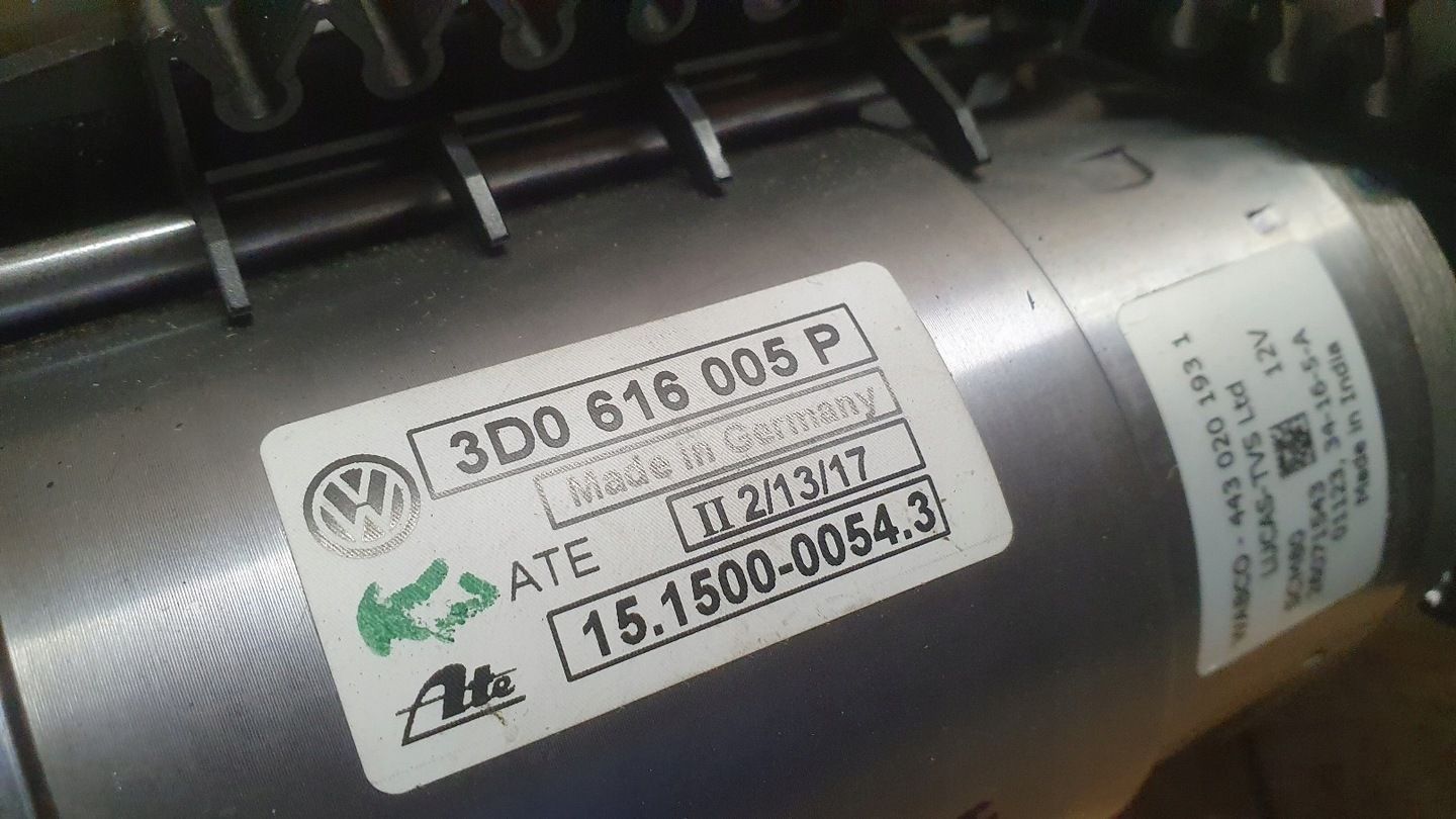 Kompresor zawieszenia VW Phaeton 13-16 3D0616005P