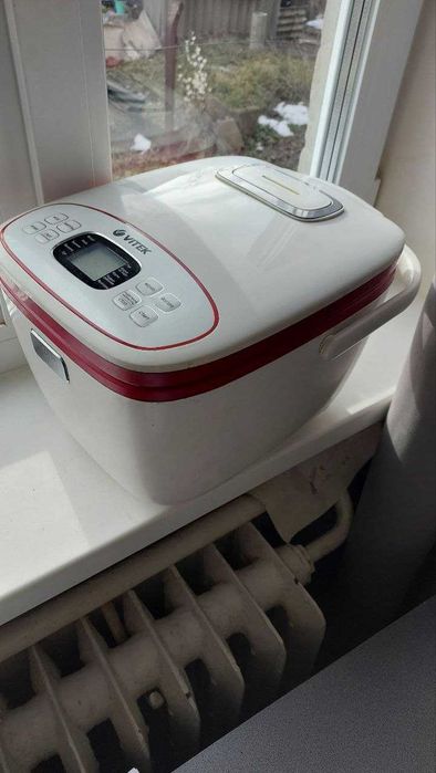 Мультиварка Vitek VT-4207 R (неробоча)