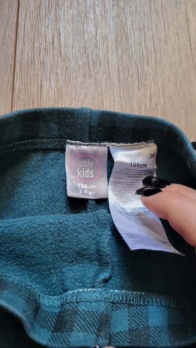 Leginsy w kratkę 104 cm