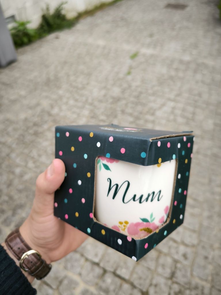 Caneca "MUM" (Mãe)