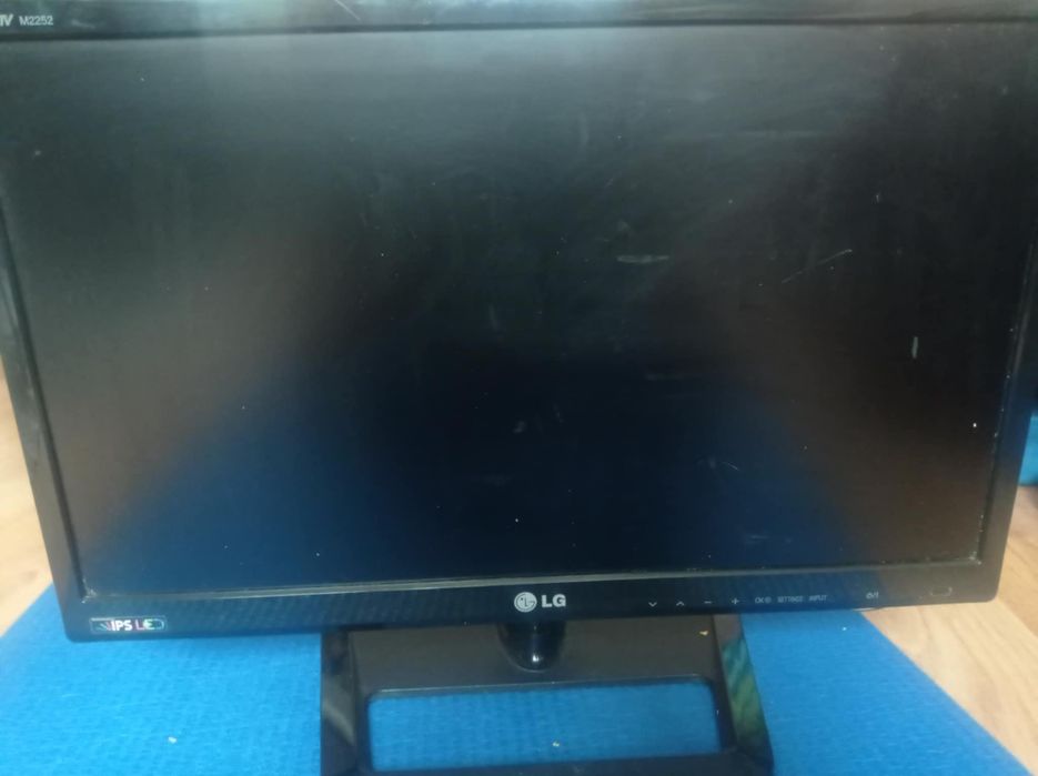 LG M2252D - PZ MonitorHybrydowy