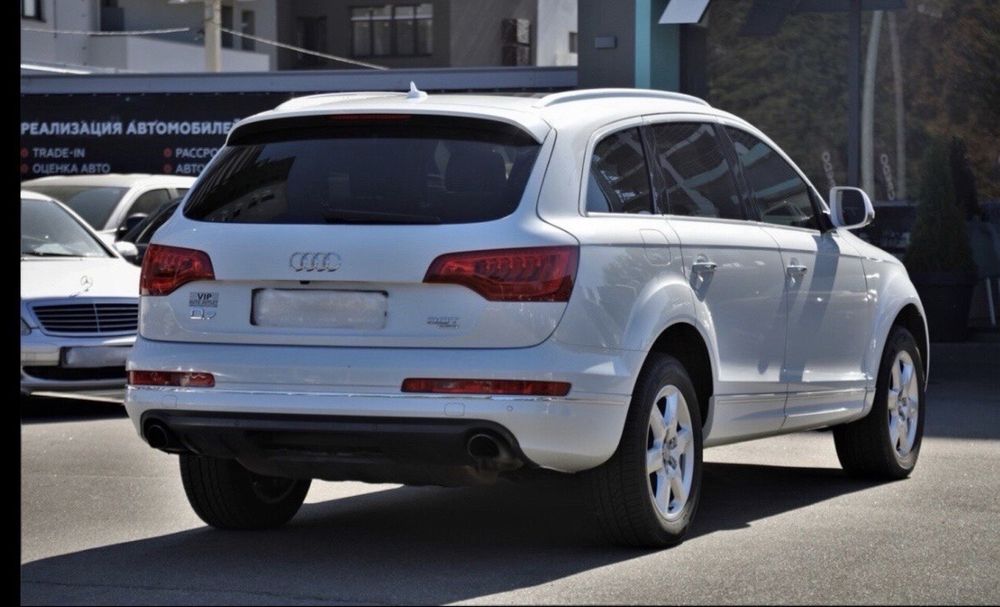 Продам Audi Q7 premium +