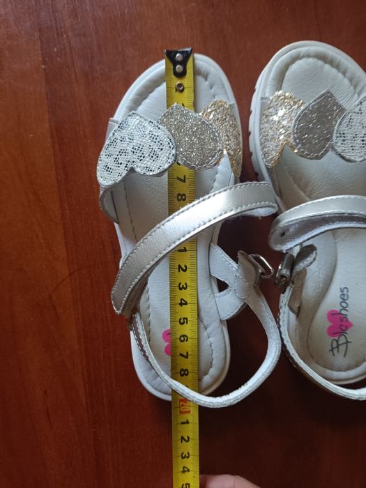 Шкіряні босоніжки на дівчинку 30 розмір