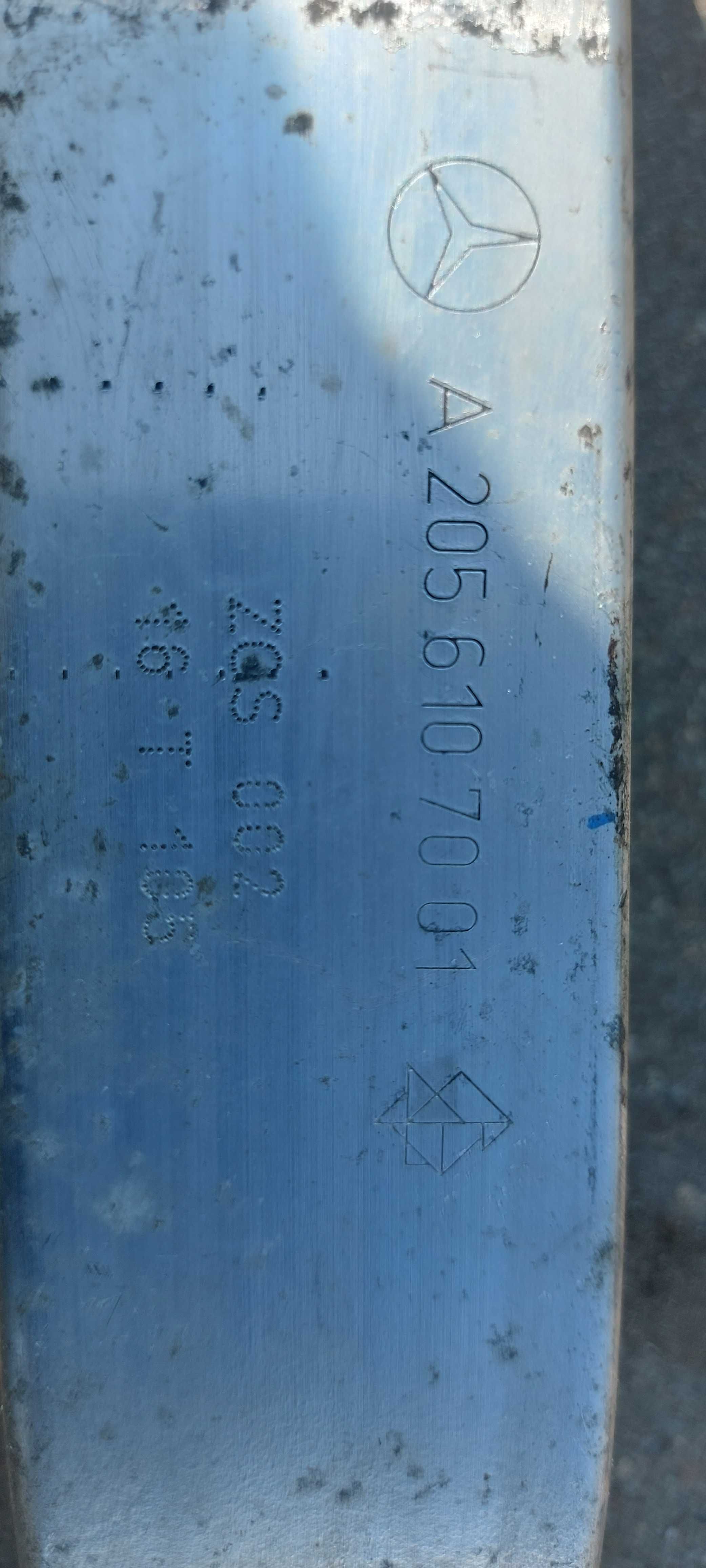 MERCEDES KLASA C W205 wspornik rozpórka wzmocnienie mocowanie