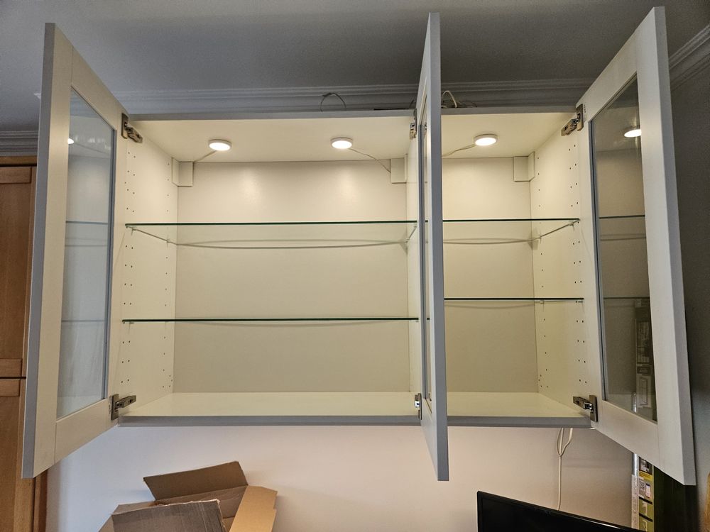 Conjunto 2 armários Ikea METOD c/ iluminação