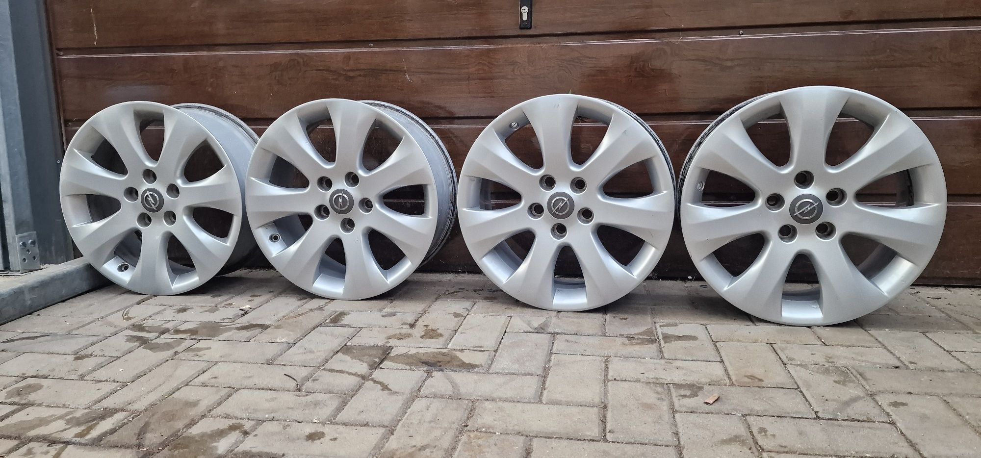 Felgi Aluminiowe Opel Insignia B-R17 5x115 ET44-7J
