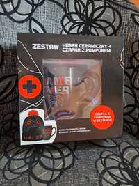 Zestaw  prezentowy kubek+ czapka z pomponem game overnowa