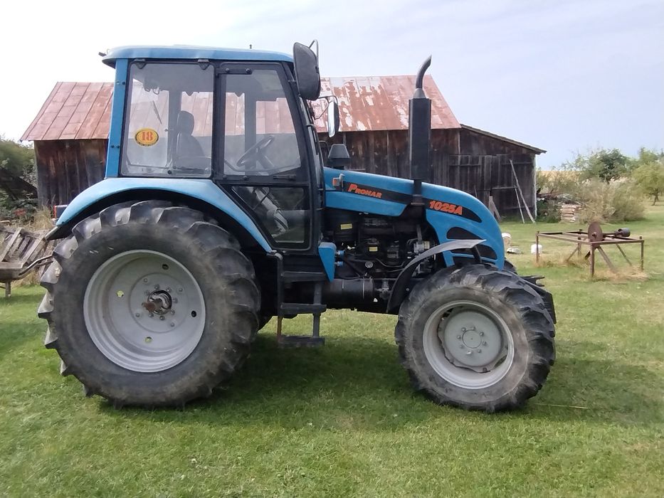 Kombajn zbożowy Bizon Z056