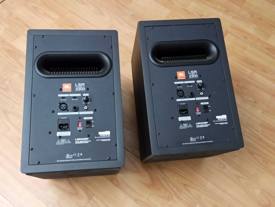 Monitores de Estudio JBL LSR 2328P