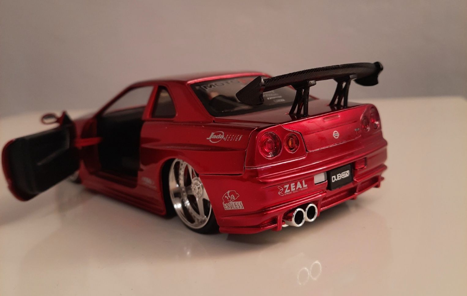 Модель авто 1/24 от Jadatoys Nissan Skyline GTR R34. Металл