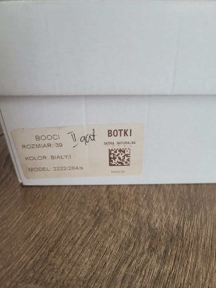 Białe botki Booci skóra naturalna r.39