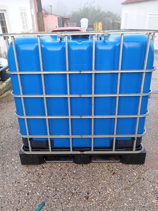 Depósito para vinho com 3 torneira