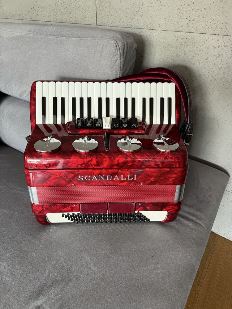 Akordeon Scandalli 96 basow