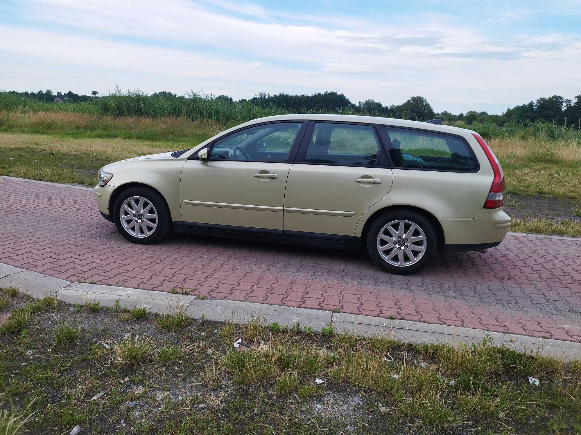 Zadbane Volvo V50 2,5T 220KM LPG Manual, nowy rozrząd, + koła zimowe