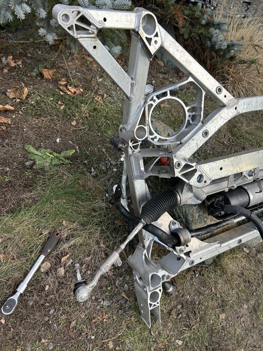 Bmw m3 g80 m4 g82 przedni wózek sanki belka zawieszenia