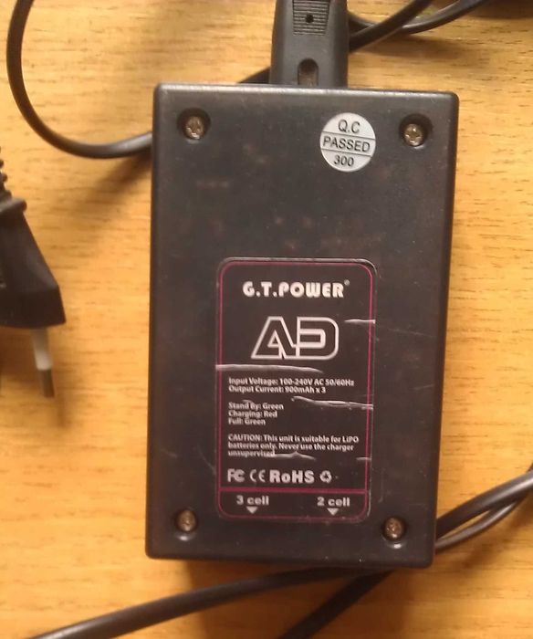 Зар. устр-о G.T.Power A3 0,9А