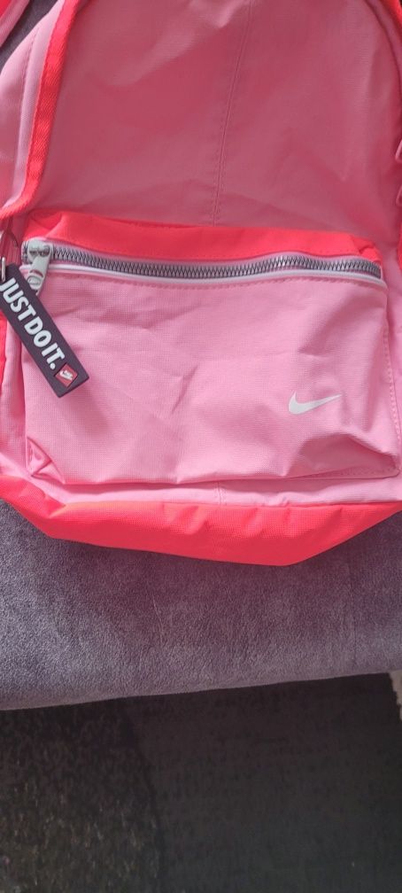 Plecak Nike dziewczęcy