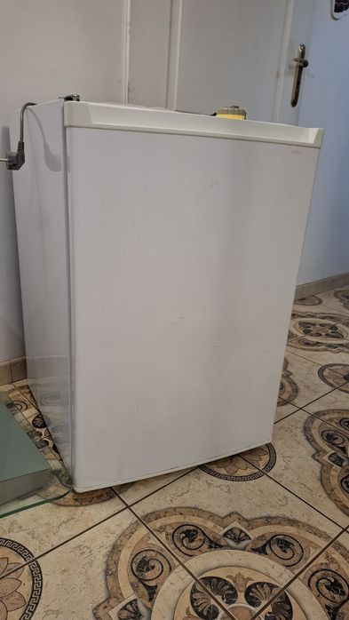 Lodówka podblatowa z zamrażalnikiem