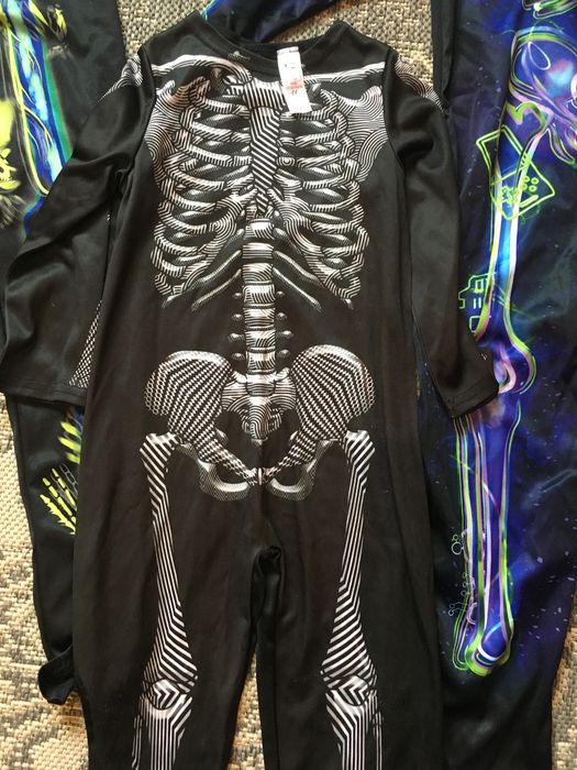 Карнавальний костюм скелета на halloween