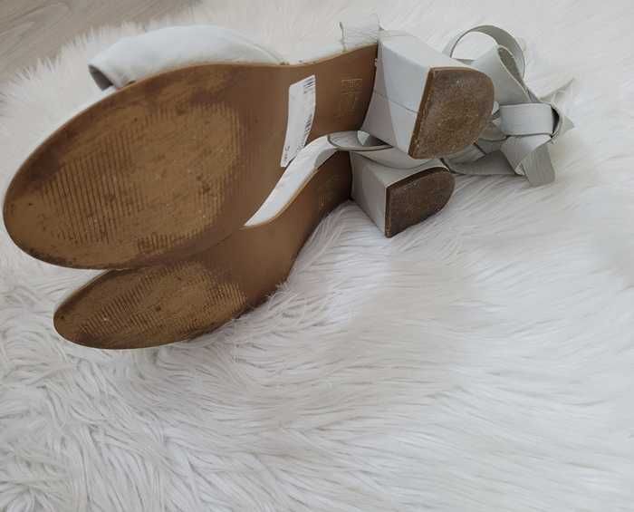 Szare, skórzane, wiązane sandały na obcasie klocku, Topshop 38 23,5 cm