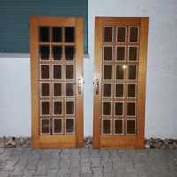 Portas de madeira e vidro