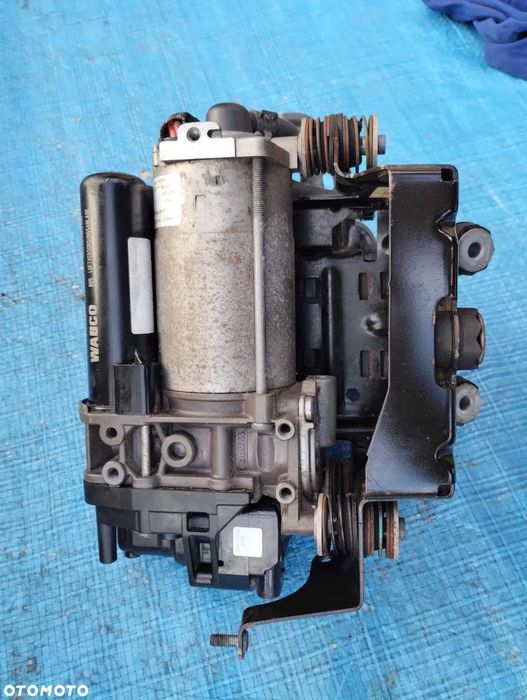 Компресор пневмопідвіски wabco Audi q7 4m ауді ку7 кю7 4м