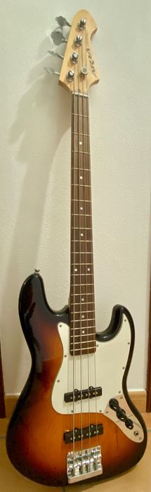 Baixo ARIA STB-Series