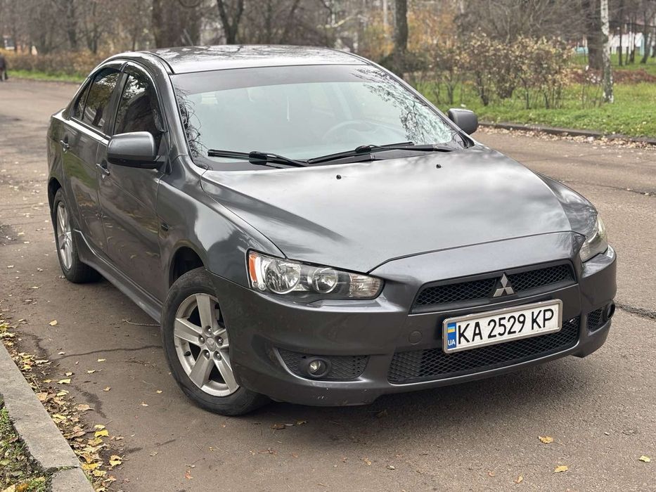 Продам лансер 10