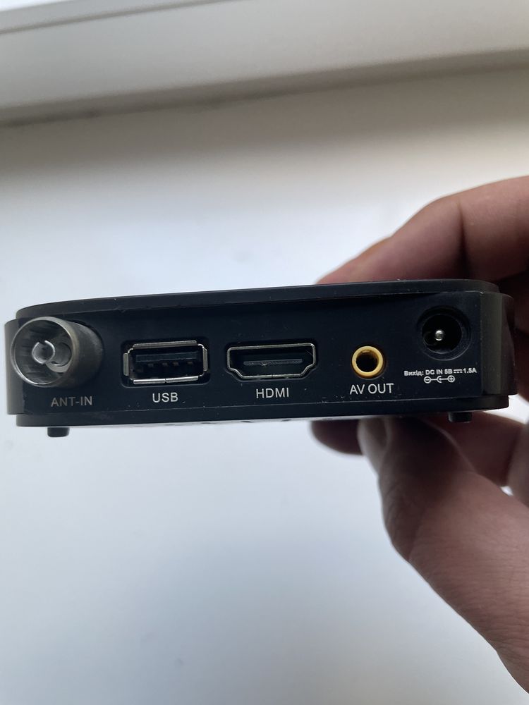 Bravis T21002 тв тюнер двб-т2