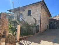 Casa / Villa T4 em Santa Cruz da Trapa e São Cristóvão de Lafões de 12