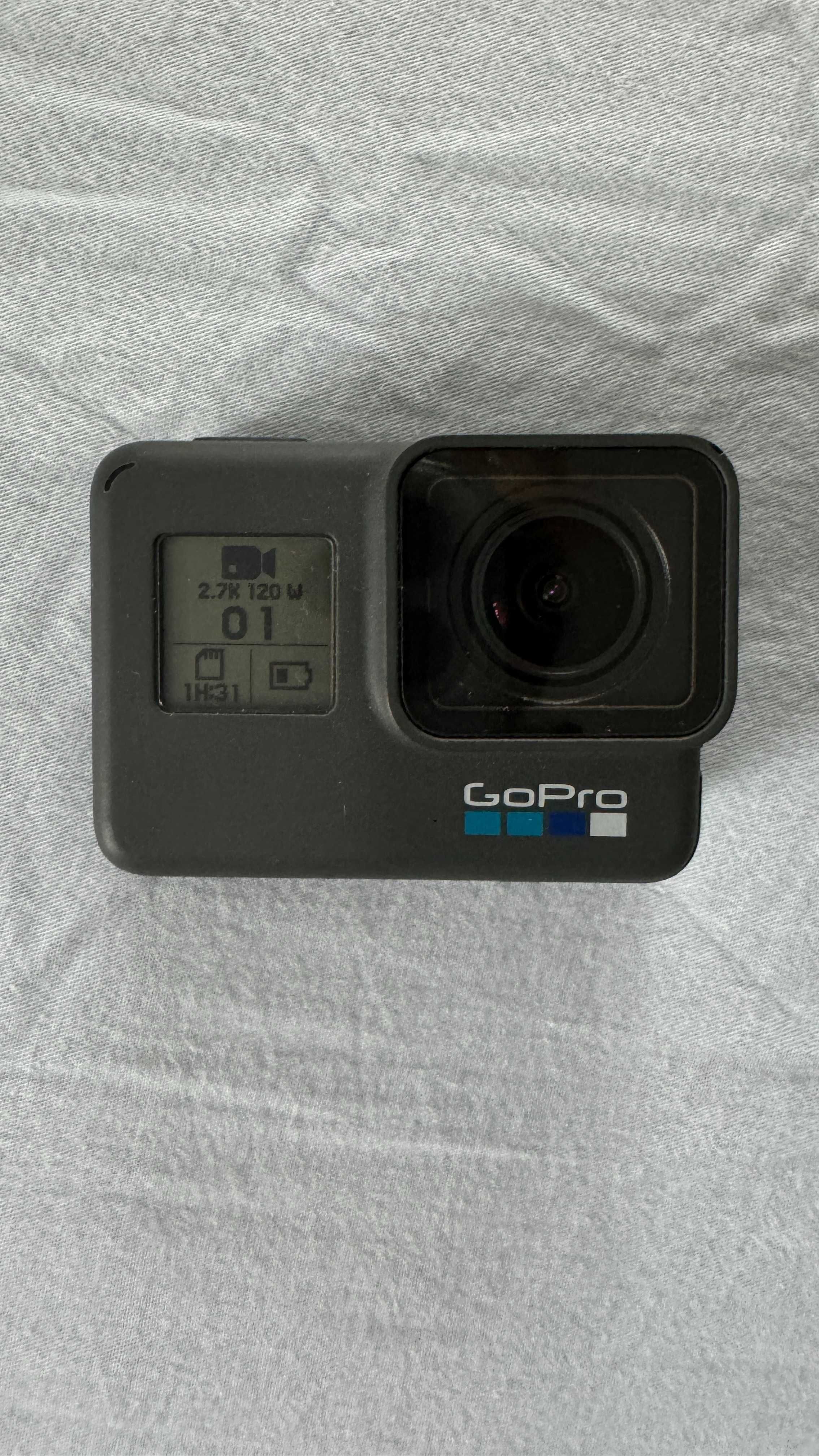 Камера GoPro Нero 6 з кейсом, тримачами та іншими аксесуарами