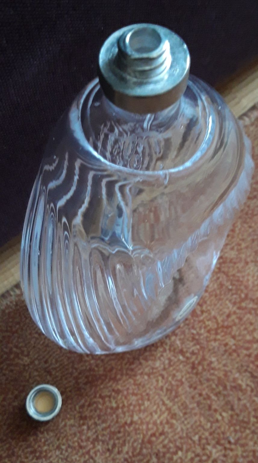 Продам стекляную бутылку ручной работы Kisslinger Kristall-Glas