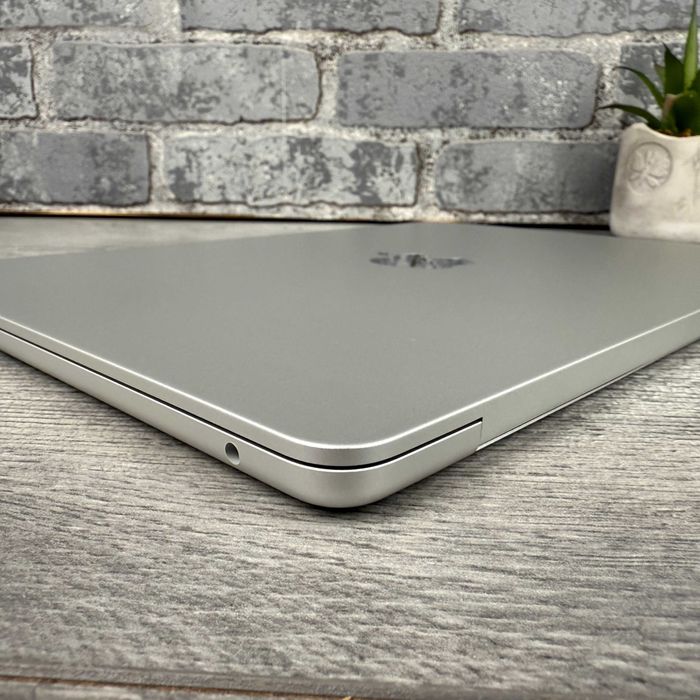 Ноутбук Apple MacBook Air 13 2022 Silver (M2|16Gb|256Gb SSD|8 GPU)