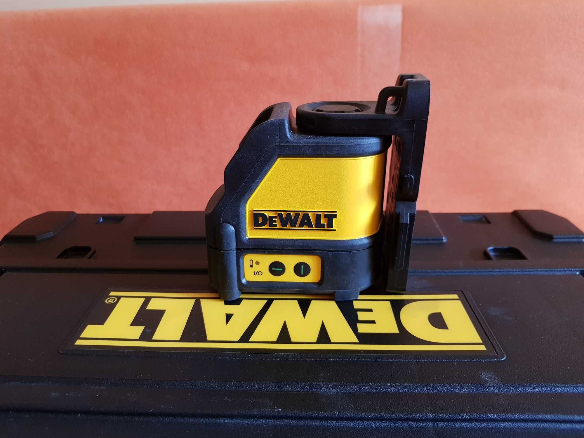 Nowy zestaw deWalt laser krzyżowy DW088CG + dalmierz laserowy DW099E