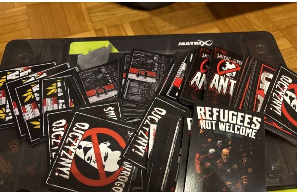 Mam na sprzedaż kilka rodzaji vlepek, patriotycznych i chuligańskic