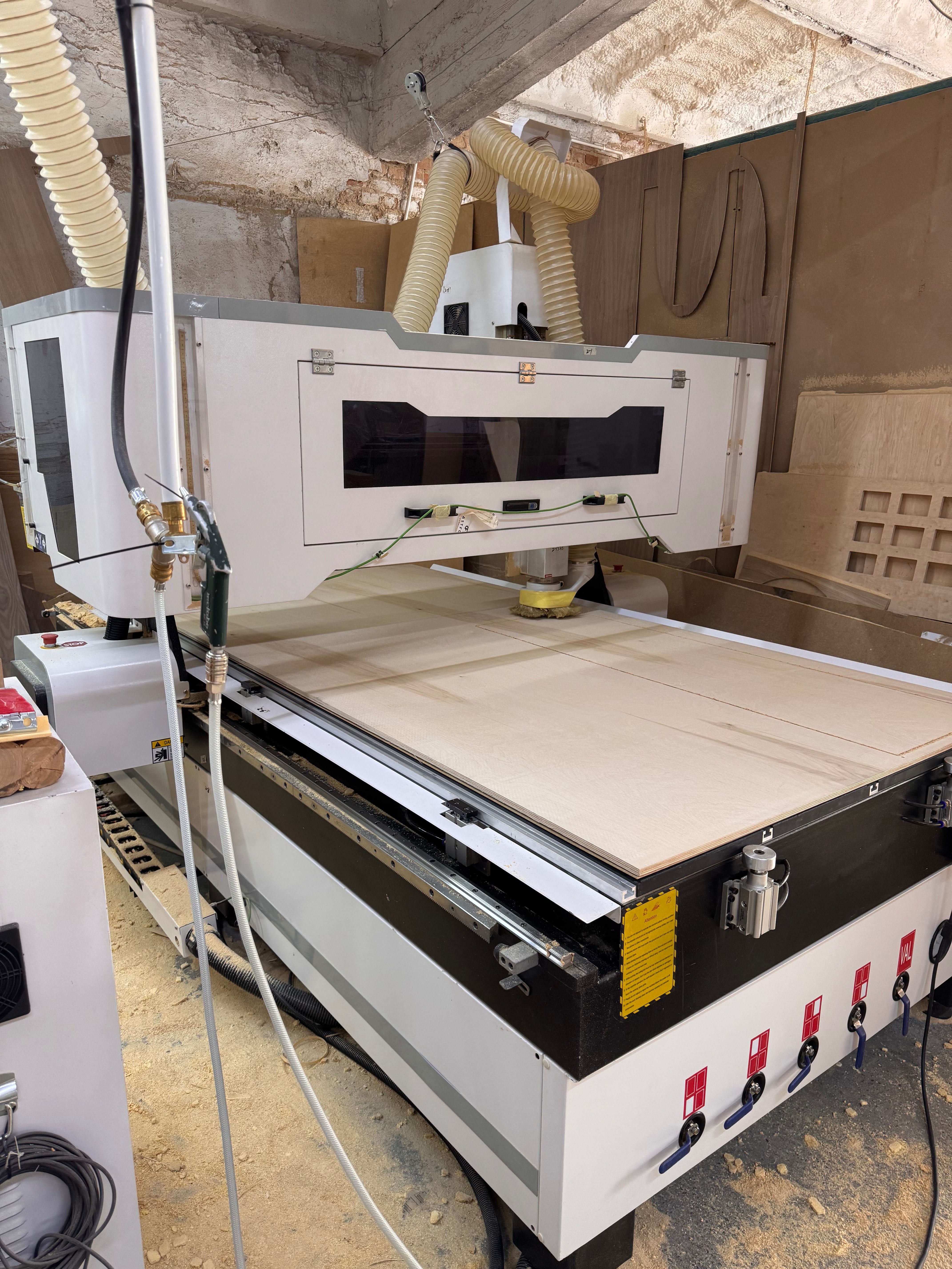 Ploter cnc 1325 technologie cnc