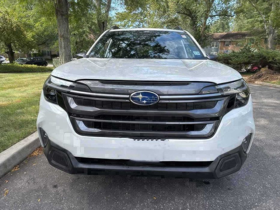 Subaru Forester Limited Crossover      2025