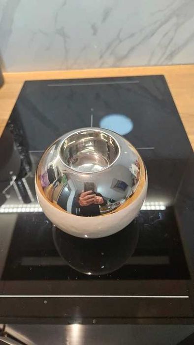 Świecznik Kapsuła Blasku Ikona Design Absolutny MustHave dla Koneserek